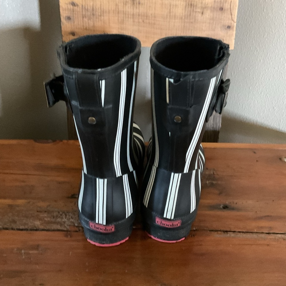 Crooka Striped Black and White Boots size 11 - Picture 3 of 4